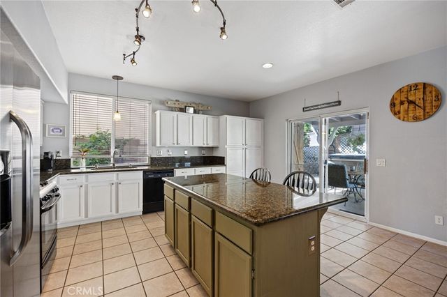 43145 Fenner Avenue, Lancaster, CA 93536