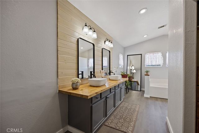 43145 Fenner Avenue, Lancaster, CA 93536