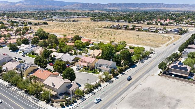43145 Fenner Avenue, Lancaster, CA 93536