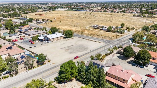 43145 Fenner Avenue, Lancaster, CA 93536