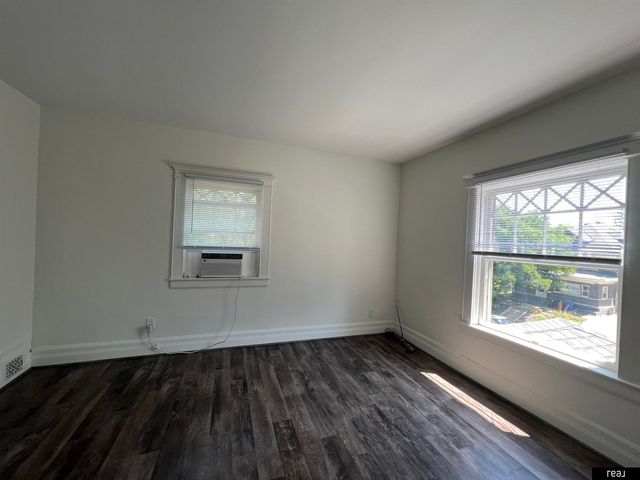 204 S 37th Street, Omaha, NE 68131