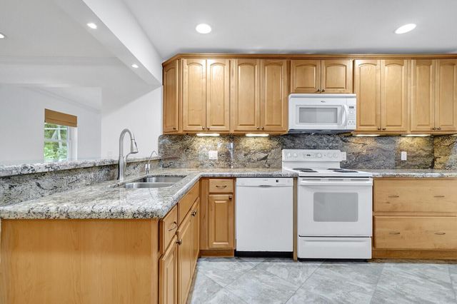 368 Beacon Street, Tequesta, FL 33469
