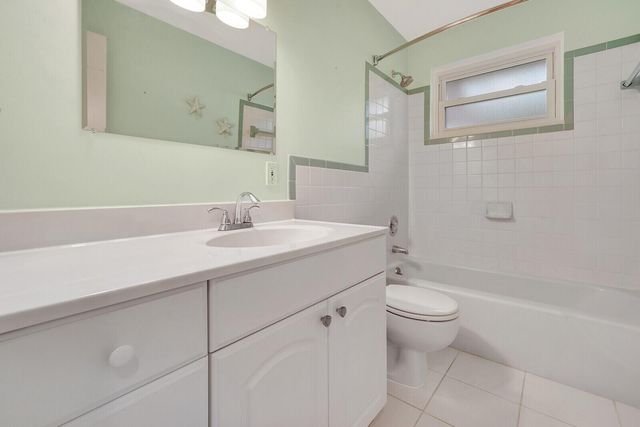 368 Beacon Street, Tequesta, FL 33469