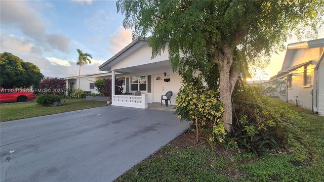 5715 NW 84th Ter, Tamarac, FL 33321