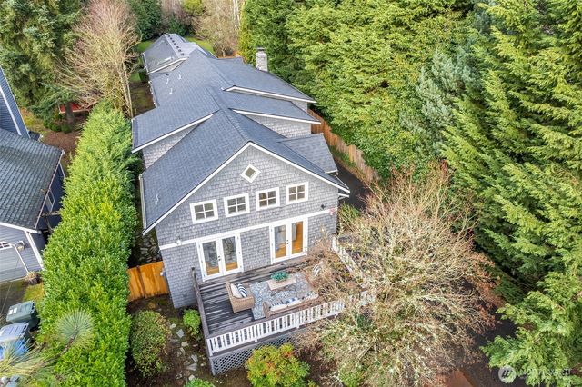 7626 NE 8th Street, Medina, WA 98039