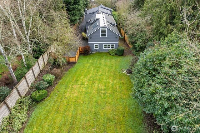 7626 NE 8th Street, Medina, WA 98039