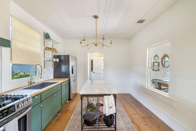 206 N Rusk, Fayetteville, TX 78940