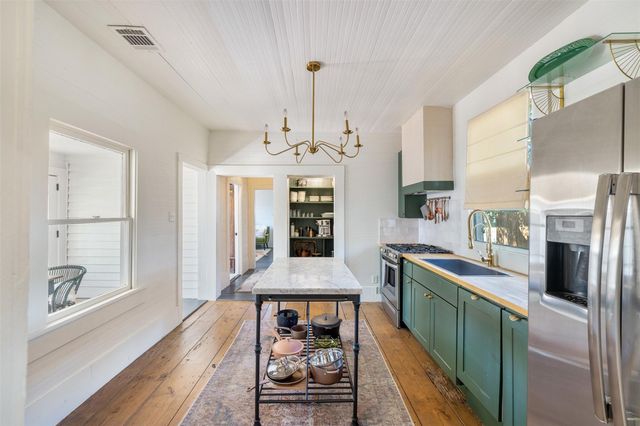 206 N Rusk, Fayetteville, TX 78940