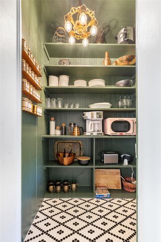 206 N Rusk, Fayetteville, TX 78940