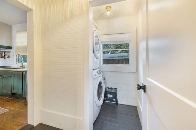 206 N Rusk, Fayetteville, TX 78940