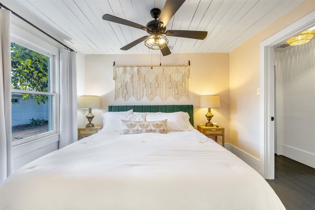 206 N Rusk, Fayetteville, TX 78940