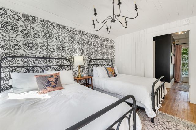 206 N Rusk, Fayetteville, TX 78940