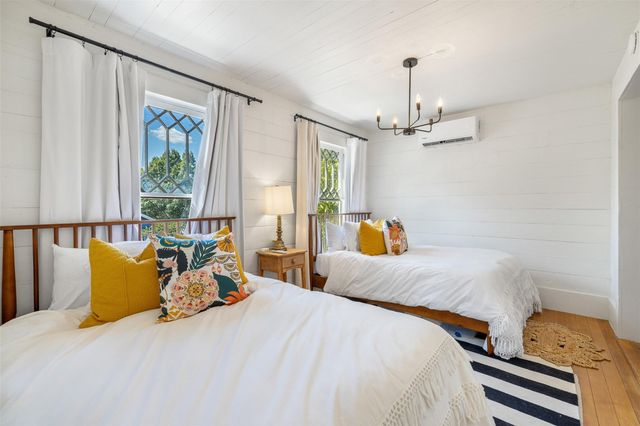 206 N Rusk, Fayetteville, TX 78940