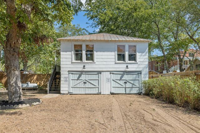 206 N Rusk, Fayetteville, TX 78940