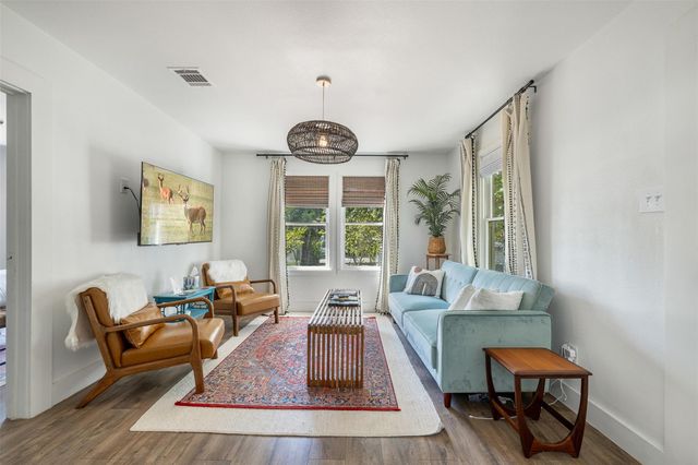 206 N Rusk, Fayetteville, TX 78940