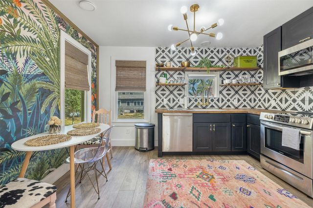 206 N Rusk, Fayetteville, TX 78940