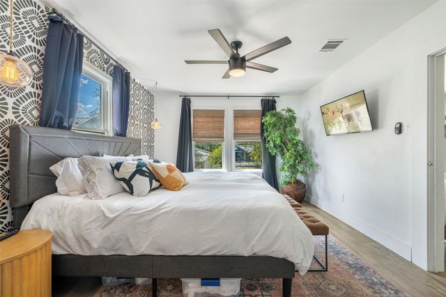 206 N Rusk, Fayetteville, TX 78940