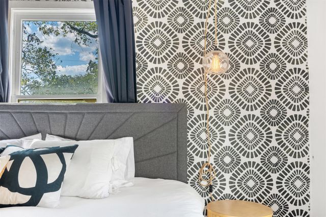 206 N Rusk, Fayetteville, TX 78940