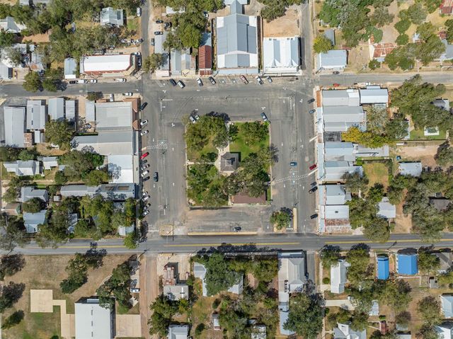 206 N Rusk, Fayetteville, TX 78940