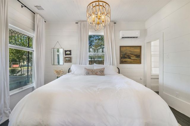 206 N Rusk, Fayetteville, TX 78940