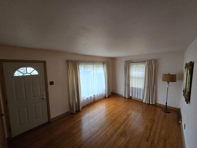 3943 S 55th STREET, Greenfield, WI 53220