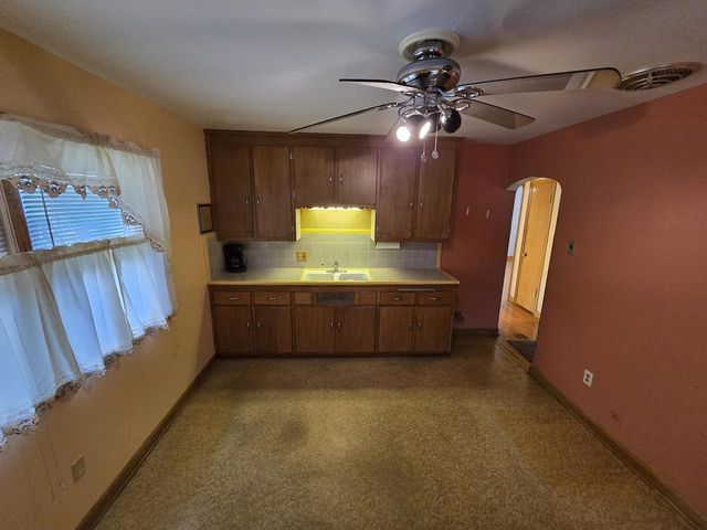 3943 S 55th STREET, Greenfield, WI 53220