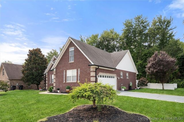 5600 Buckthorne Drive, Jeffersonville, IN 47130