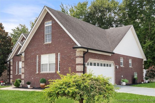 5600 Buckthorne Drive, Jeffersonville, IN 47130