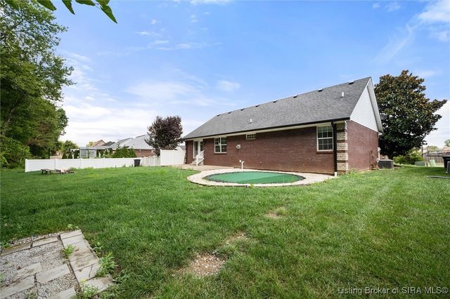 5600 Buckthorne Drive, Jeffersonville, IN 47130