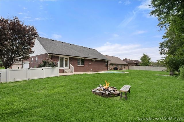 5600 Buckthorne Drive, Jeffersonville, IN 47130