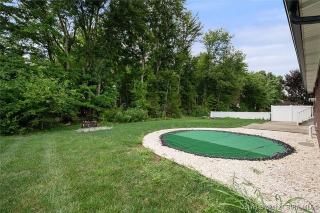 5600 Buckthorne Drive, Jeffersonville, IN 47130