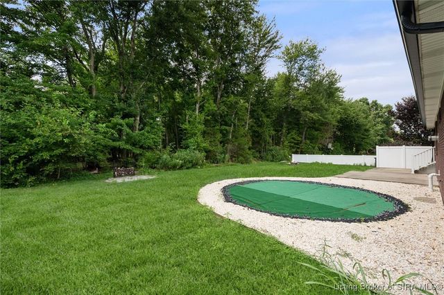 5600 Buckthorne Drive, Jeffersonville, IN 47130