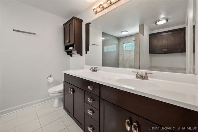 5600 Buckthorne Drive, Jeffersonville, IN 47130