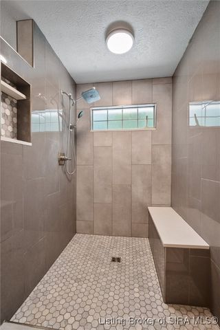 5600 Buckthorne Drive, Jeffersonville, IN 47130