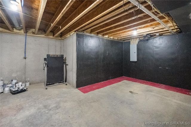 5600 Buckthorne Drive, Jeffersonville, IN 47130