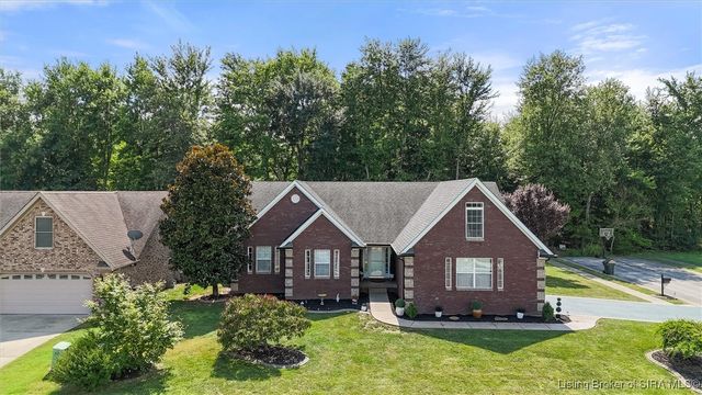 5600 Buckthorne Drive, Jeffersonville, IN 47130