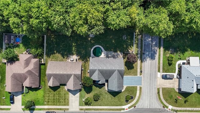 5600 Buckthorne Drive, Jeffersonville, IN 47130