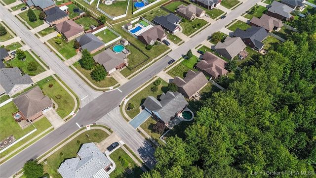 5600 Buckthorne Drive, Jeffersonville, IN 47130
