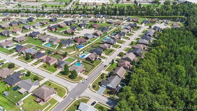 5600 Buckthorne Drive, Jeffersonville, IN 47130