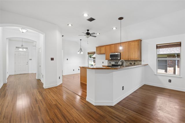 1010 Sagebrush Trail, Duncanville, TX 75137