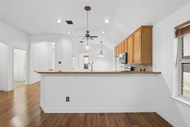 1010 Sagebrush Trail, Duncanville, TX 75137