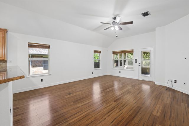 1010 Sagebrush Trail, Duncanville, TX 75137