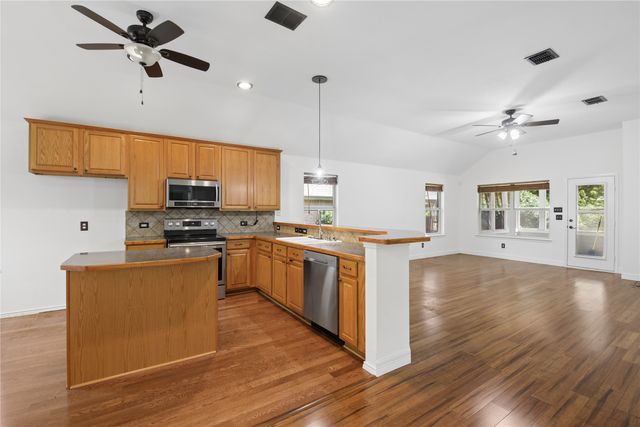 1010 Sagebrush Trail, Duncanville, TX 75137