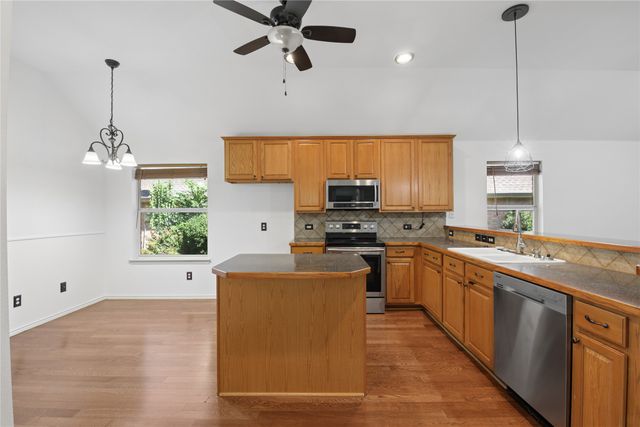 1010 Sagebrush Trail, Duncanville, TX 75137
