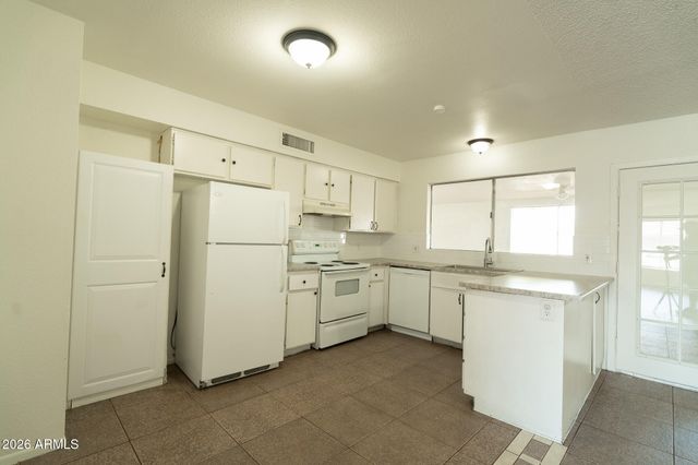 3642 W CARLA VISTA Drive, Chandler, AZ 85226