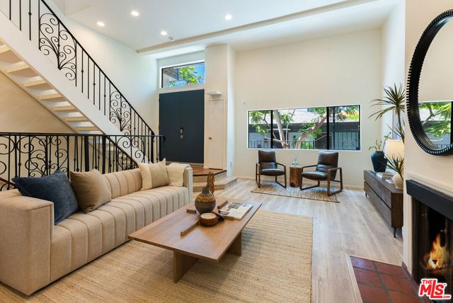 1013 16th Street 104, Santa Monica, CA 90403