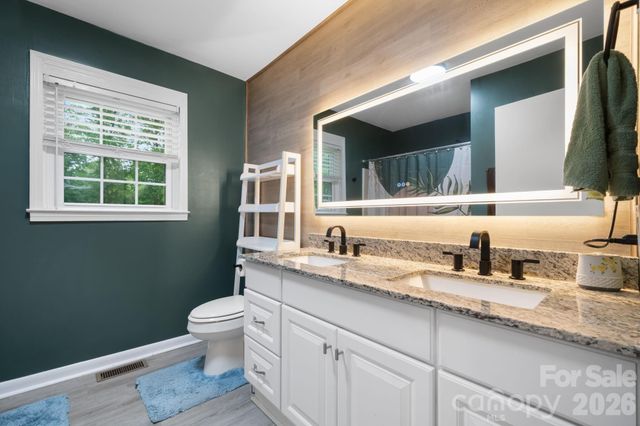 1172 Sunset Court, Conover, NC 28613