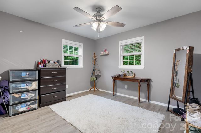 1172 Sunset Court, Conover, NC 28613