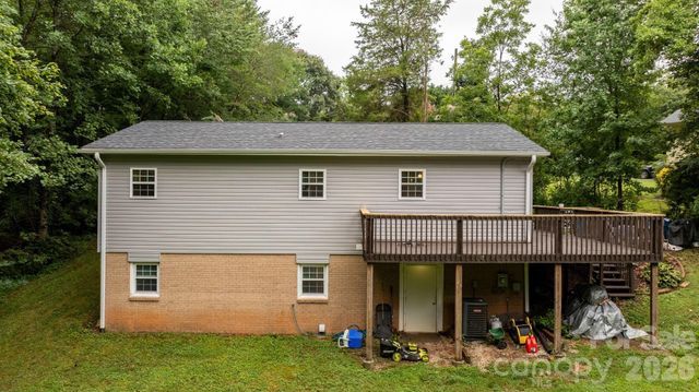 1172 Sunset Court, Conover, NC 28613