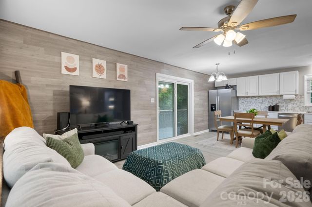 1172 Sunset Court, Conover, NC 28613